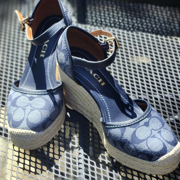 Coach wedges size 6 - Picture 2 of 3